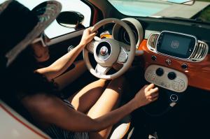 Fiat 500C Anniversario 2017 года 